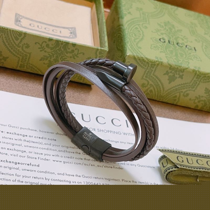G*u*i bracelets